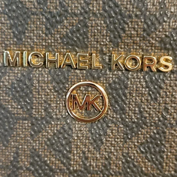 Michael Kors Crossbody Bag - Picture 4 of 11